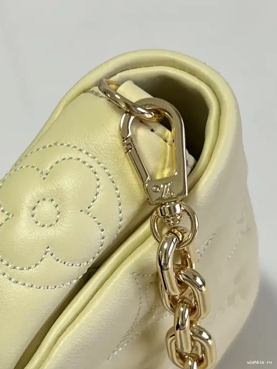 WIS BUBBLEGRAM ON VUITTON WALLET STRAP LOUIS 0423